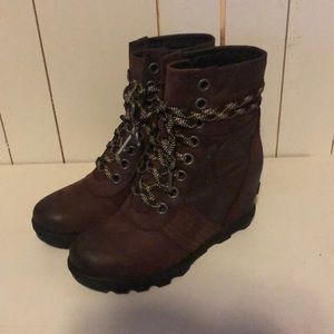 Sorel wedge lace up boots